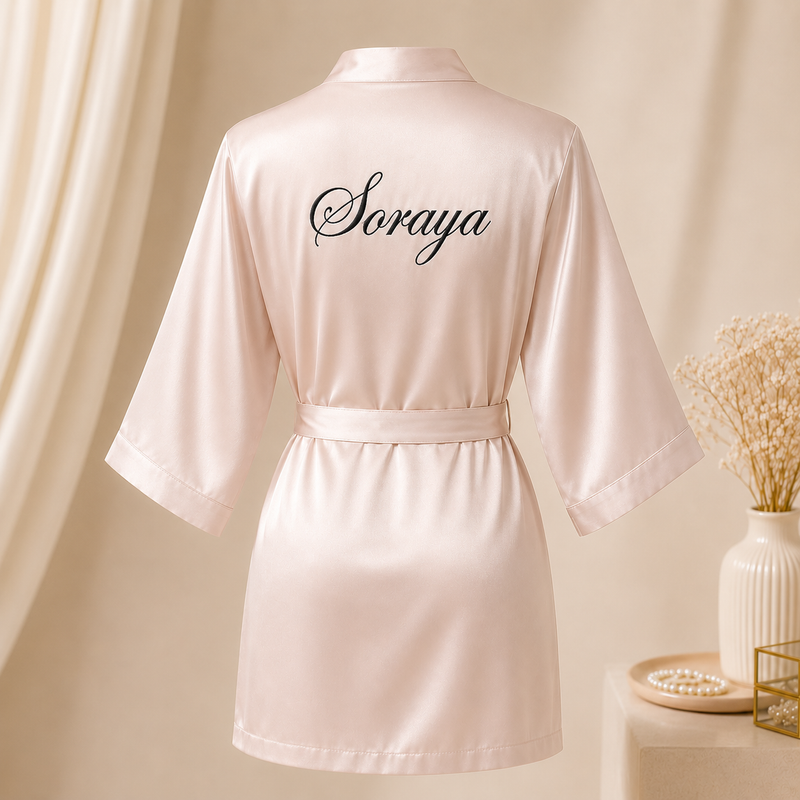Peignoir en satin court